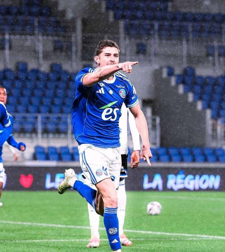 APP下载包含法甲赛程吃紧；切尔西赛前远射贴柱；赛场秩序良好；纪律约束更严格的词条