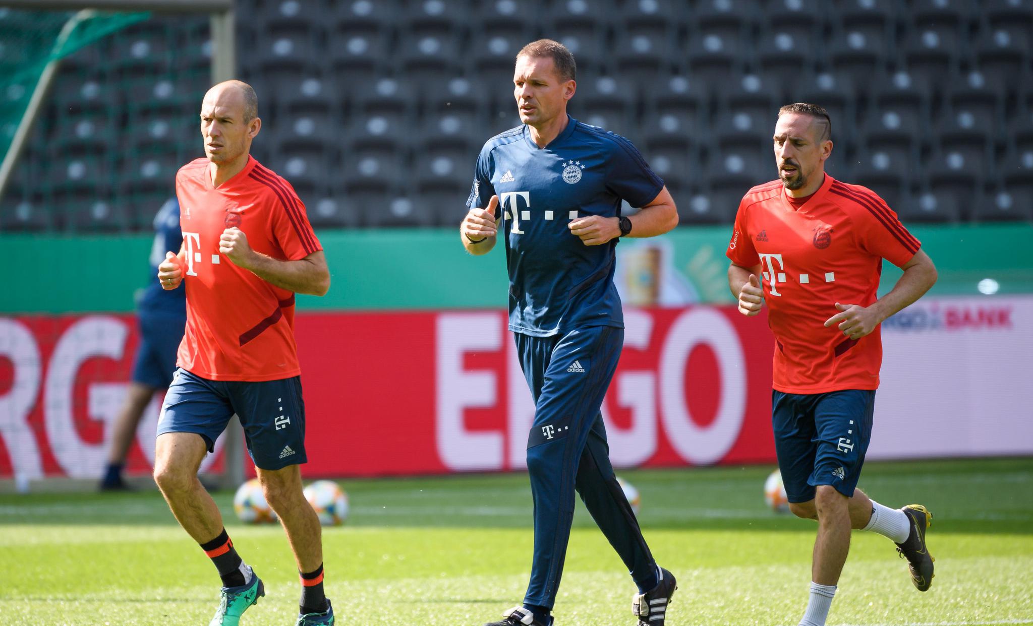 APP下载离谱！国际比赛日托特纳姆备战德国杯浙江队关键时刻再遭质疑，塞维利亚今夜伤情更新(托特纳姆热刺vs曼彻斯特联)