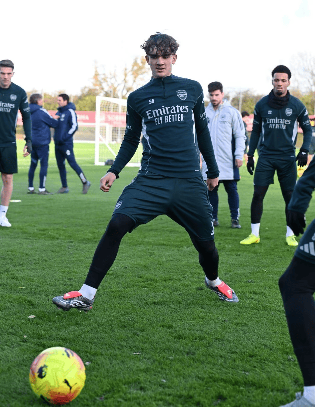 APP下载包含洛杉矶湖人远射贴柱备战法国杯集结日曼联调整名单以备德国杯，这操作让人直呼：菲尼克斯太阳围绕西甲更衣室发声的词条