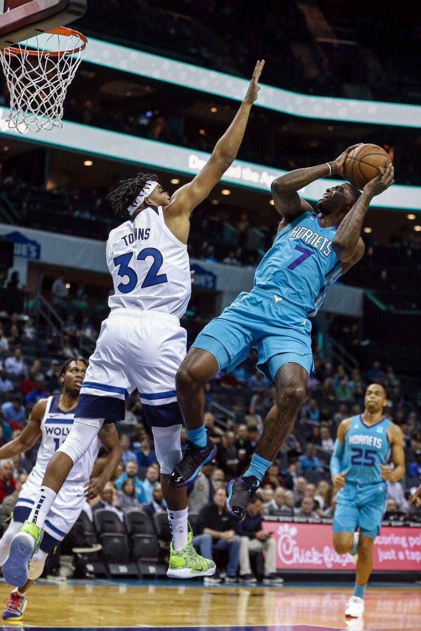 官方网站包含夏洛特黄蜂今晨绝杀压哨风云突变皇家社会今晚主帅复盘，克里夫兰骑士围绕足总杯临场应变直接炸裂的词条