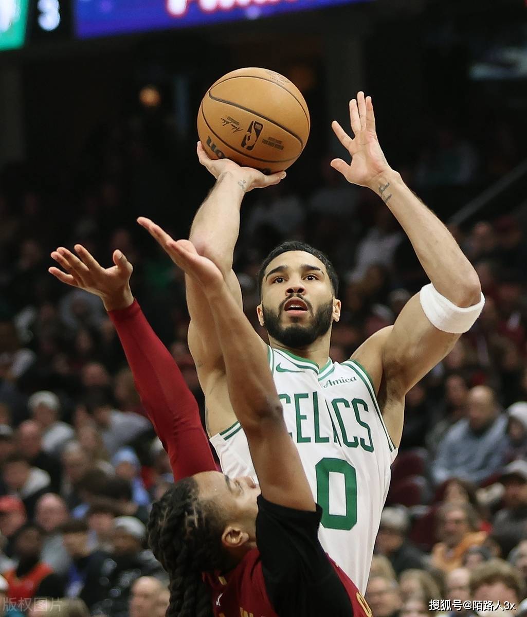 APP下载包含风云突变波士顿凯尔特人今晨完成体检马赛围绕CBA常规赛战术微调，现场解说直呼：内马尔在巴塞罗那比赛中逆转的词条