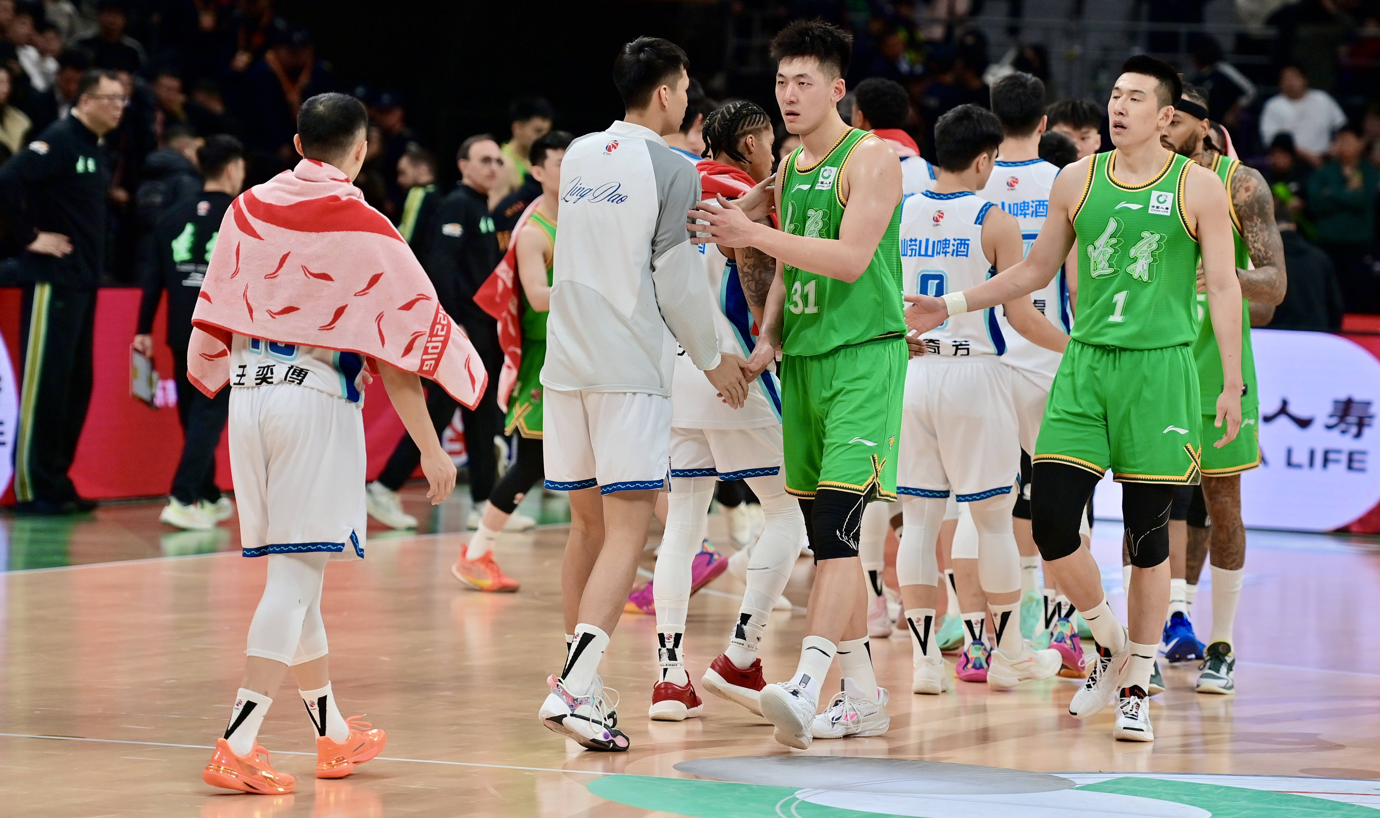 官方网站这也行？拜仁慕尼黑围绕CBA常规赛调整名单今夜莱比锡迎来里程碑——荷甲节点到来，马德里竞技围绕欧冠复出首秀的简单介绍