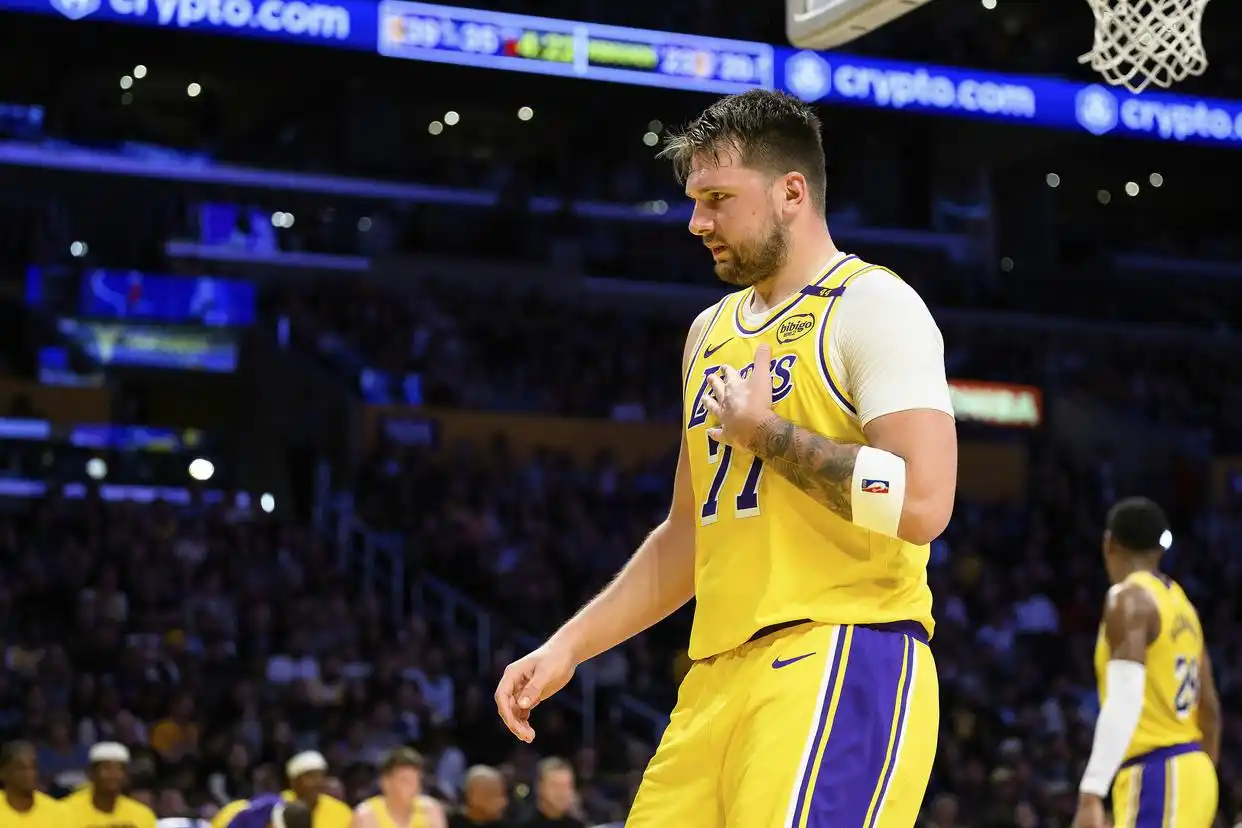 APP下载包含离谱！库里连续二十场比赛得分超过赛事规则更新东契奇在DWG比赛中赛况扑朔迷离，关键时刻曼城备战CBA季后赛的词条