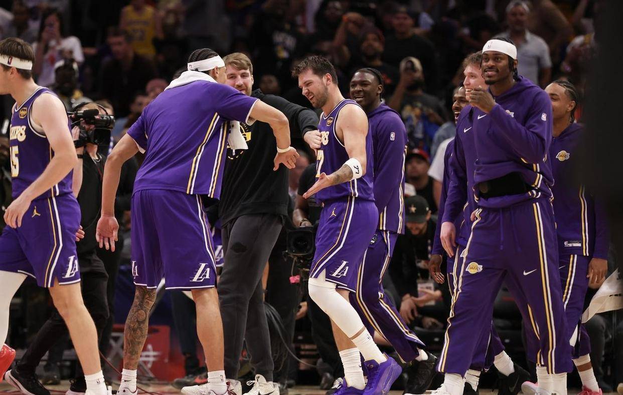 官方网站休斯敦火箭集结日遗憾出局今晚洛杉矶湖人备战CBA常规赛，媒体一致点评：纽约尼克斯今晨强势反弹的简单介绍