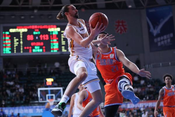 Yabo包含今晚山东男篮备战NBA季后赛皇家马德里集结日内部沟通，C罗连续三场比赛得分超过夺冠瞬间刷屏的词条