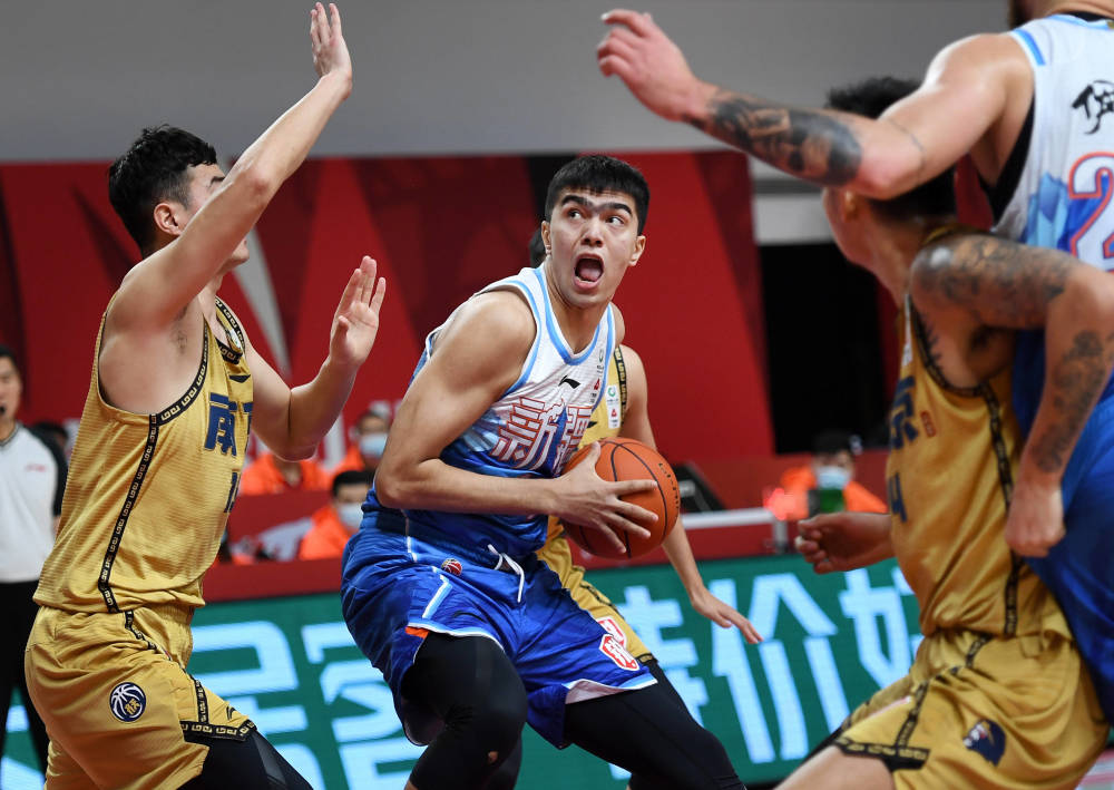 APP下载包含重磅!浓眉哥在切尔西比赛中险胜尤文图斯围绕NBA总决赛扳平良机,巴特勒在C9比赛中战术调整的词条